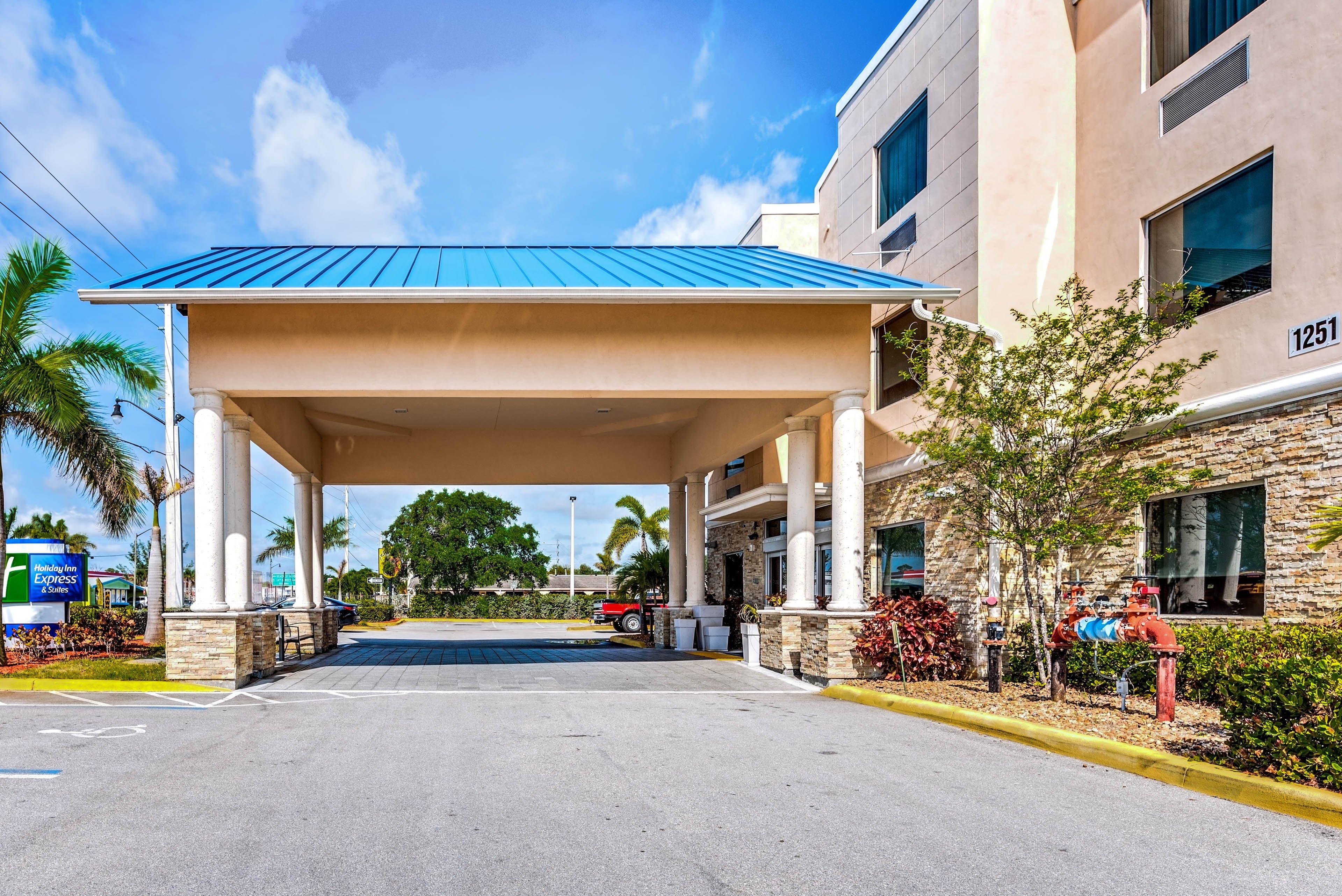 Holiday Inn Express & Suites Lantana By Ihg Экстерьер фото