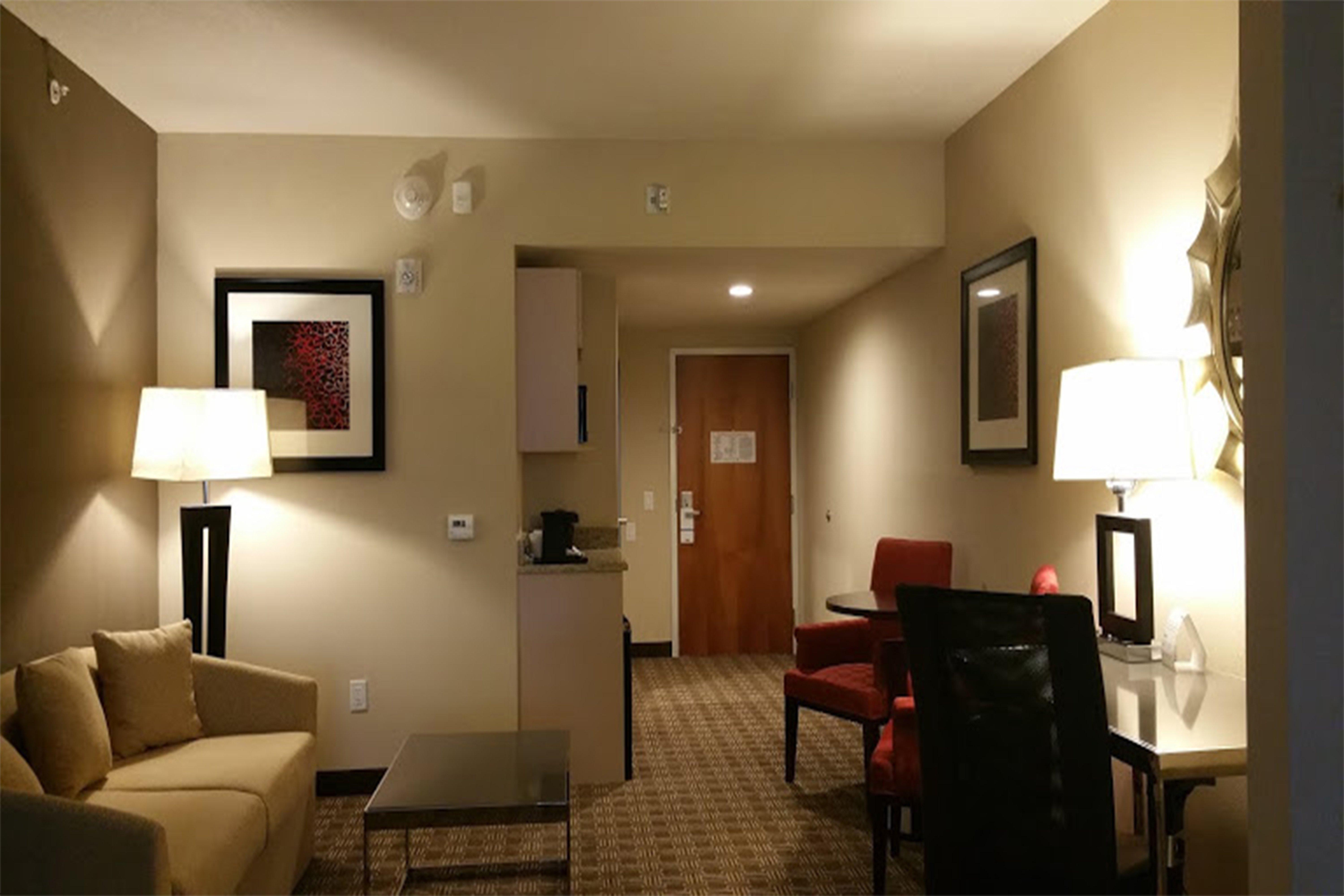 Holiday Inn Express & Suites Lantana By Ihg Экстерьер фото